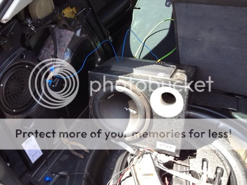 audi a3 8p subwoofer removal