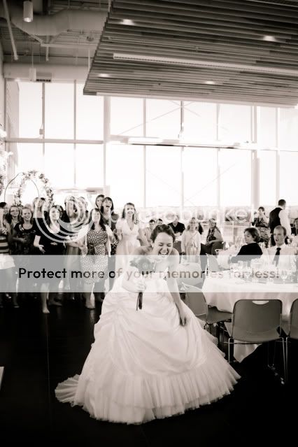 IMAGE: http://i964.photobucket.com/albums/ae126/melissaraephoto/dinner-155-1.jpg