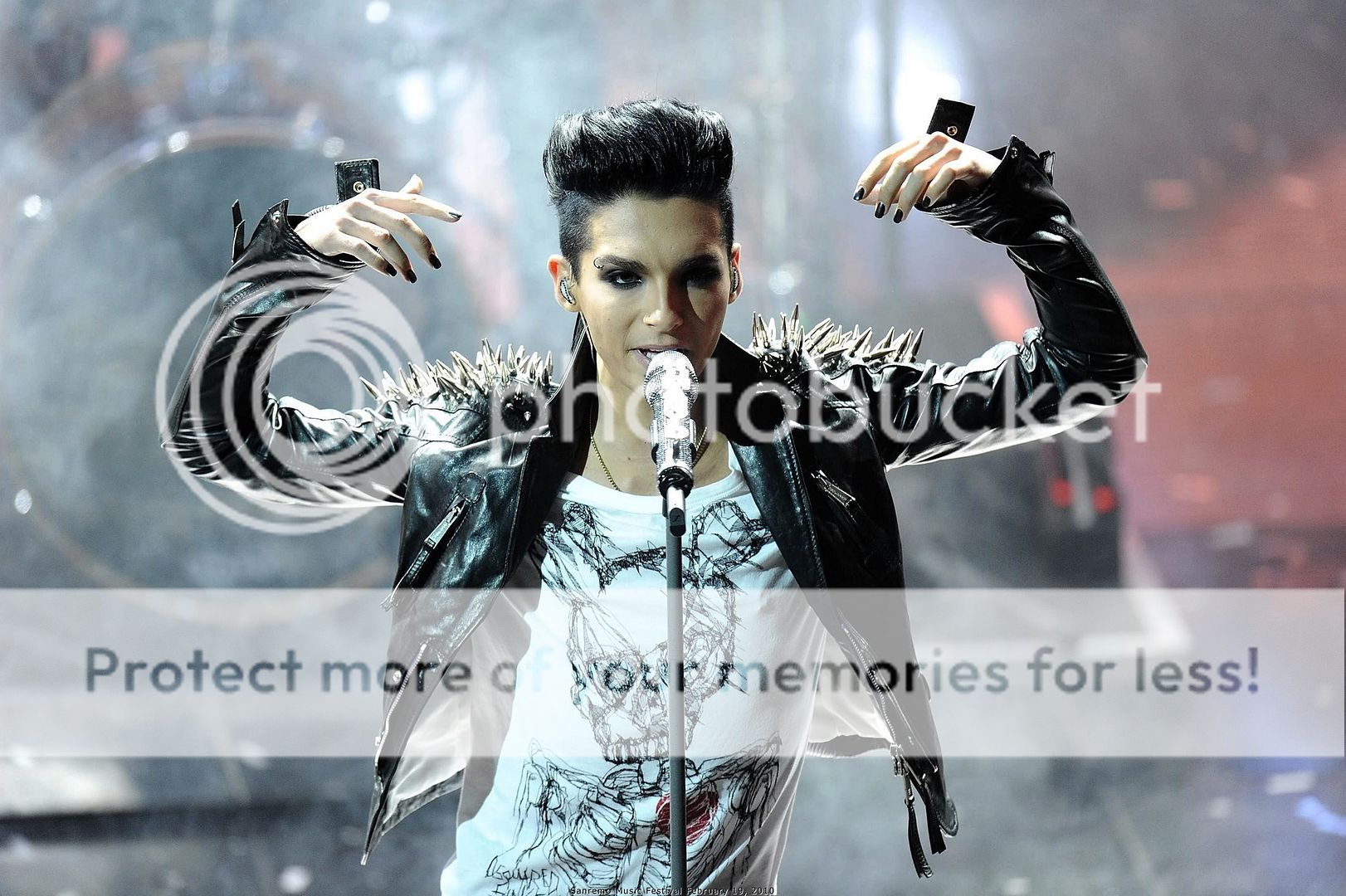 http://i964.photobucket.com/albums/ae130/tokiohfan/Sanremo%202192010/SanremoFestivalFeb19201086.jpg