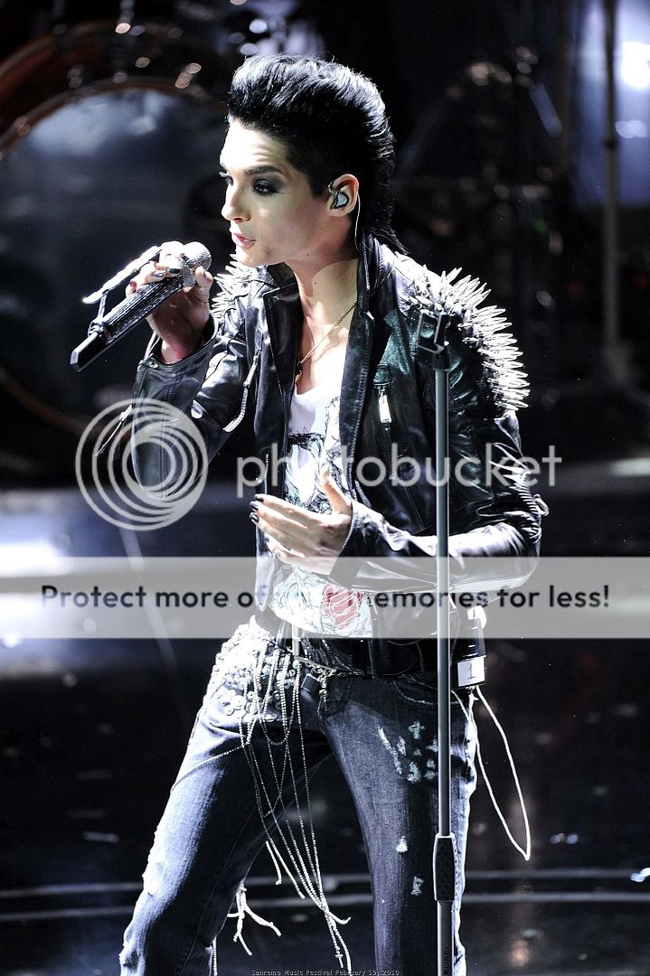 http://i964.photobucket.com/albums/ae130/tokiohfan/Sanremo%202192010/SanremoFestivalFeb19201088.jpg