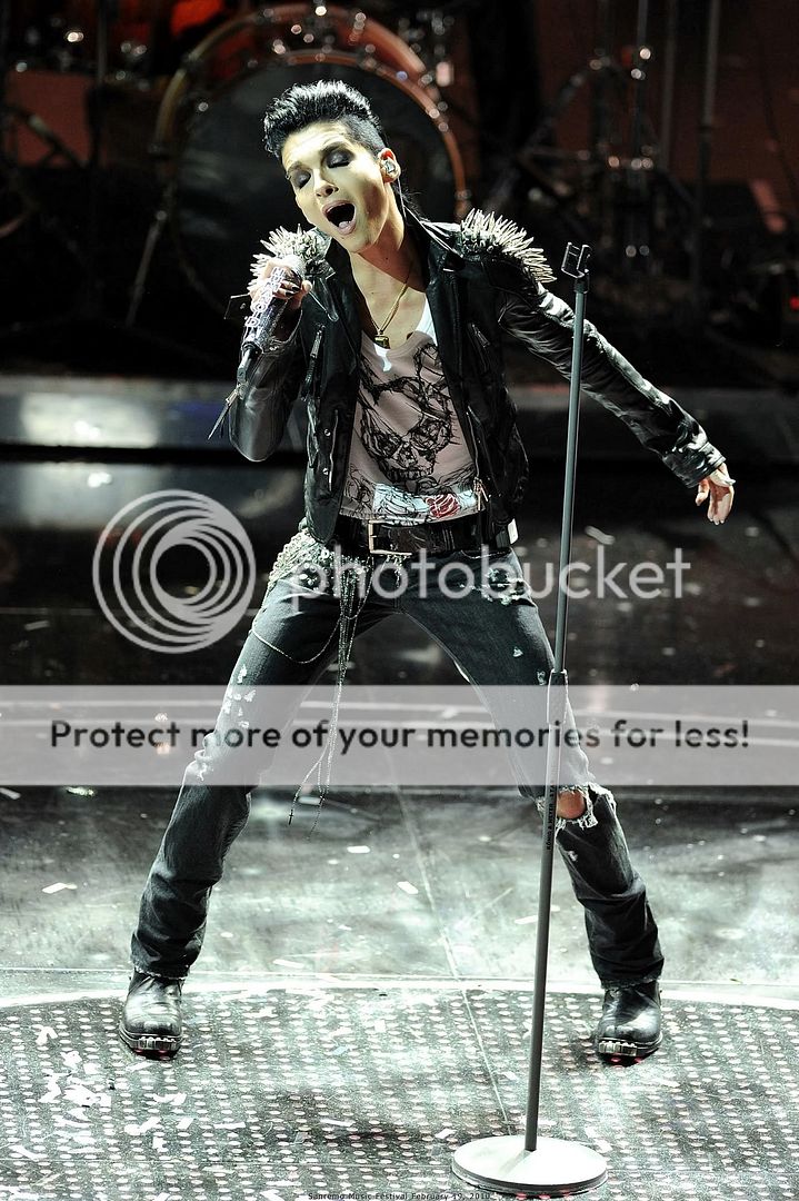 http://i964.photobucket.com/albums/ae130/tokiohfan/Sanremo%202192010/SanremoFestivalFeb19201091.jpg