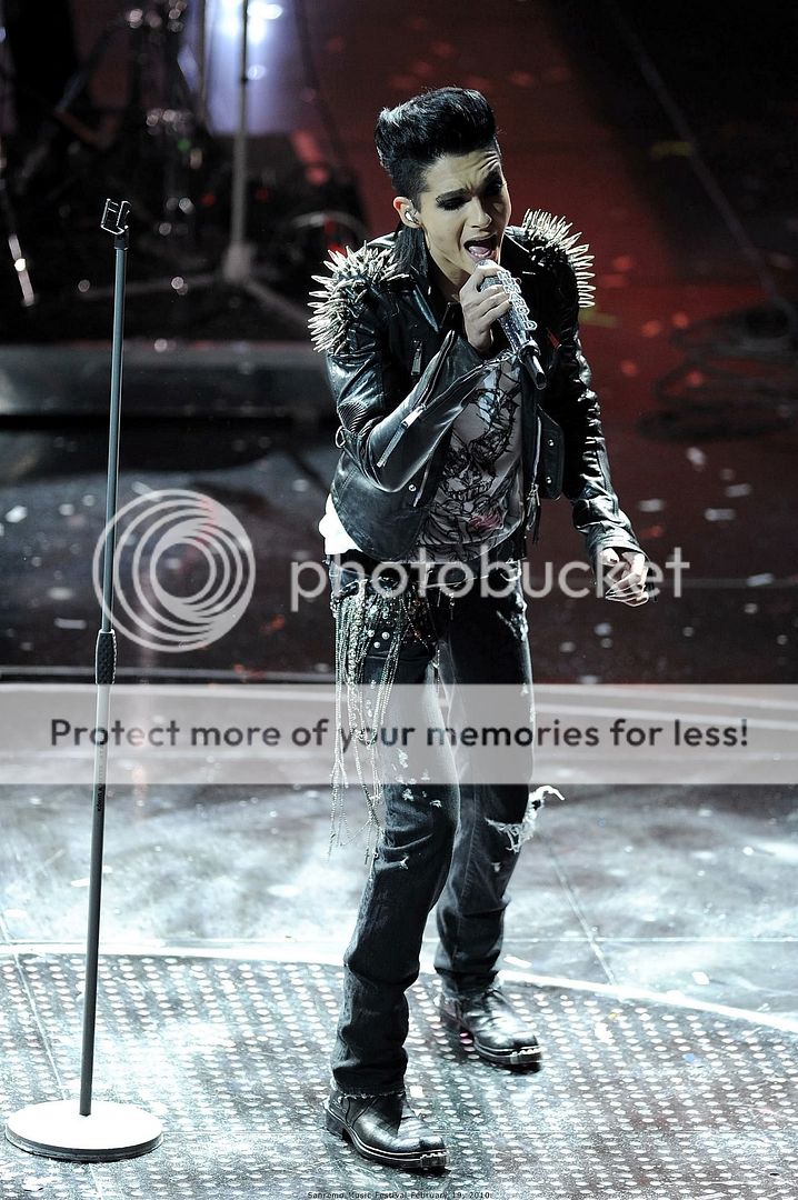 http://i964.photobucket.com/albums/ae130/tokiohfan/Sanremo%202192010/SanremoFestivalFeb19201094.jpg