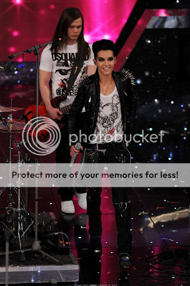 http://i964.photobucket.com/albums/ae130/tokiohfan/Sanremo%202192010/SanremoFestivalFeb19201096.jpg
